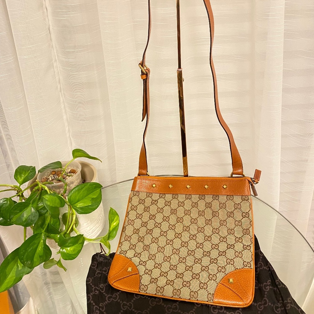 Authentic Gucci vintage canvas messenger bag